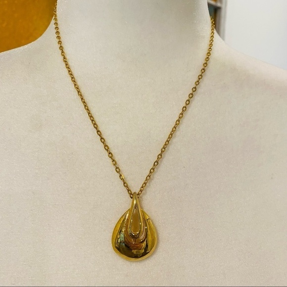 Vintage Gold Tone Chain Pendant 18” Long Tear Drop Design - Picture 13 of 15